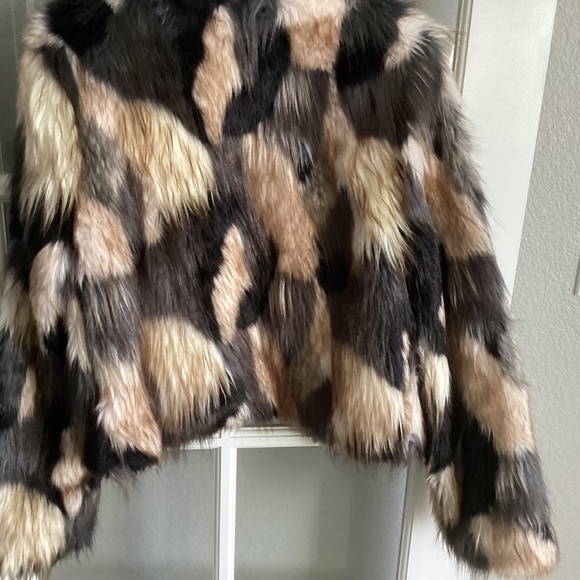 Faux fur jacket NWOT - Picture 3 of 7
